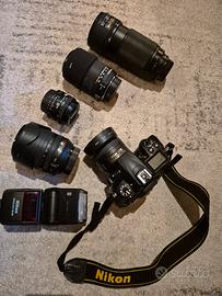 nikon D7000 con obiettivi e flash sb-600