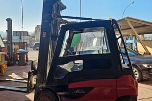 Carrello elevatore elettrico 3000kg marca Linde