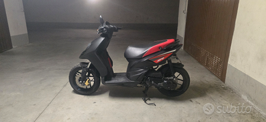 Aprilia sr motard 50 anno 2018