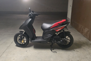 Aprilia sr motard 50 anno 2018