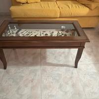 Credenza, tavolo e tavolino