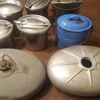 Tegamini e bollitore per acqua vintage