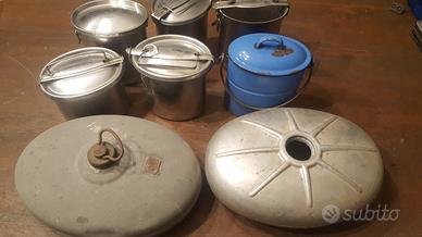 Tegamini e bollitore per acqua vintage