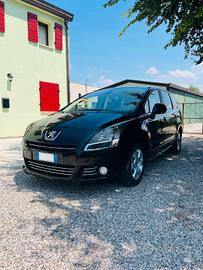 Peugeot 5008 2013