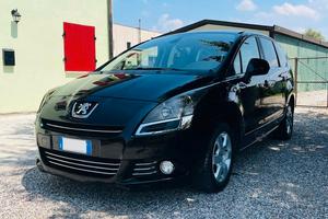 Peugeot 5008 2013