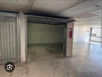 Posto moto in garage