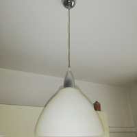 Lampadario in vetro opalino bianco
