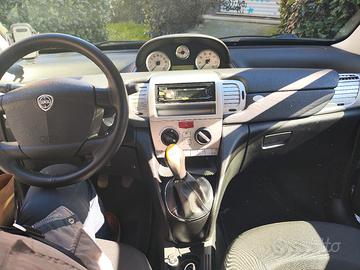 Lancia Ypsilon 2011