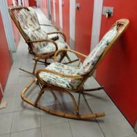 Sedie a dondolo in giunco