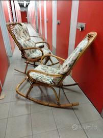 Sedie a dondolo in giunco