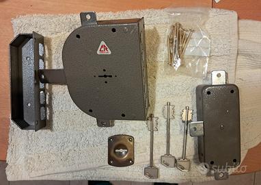 Serratura porta CR Mod. 2300 VR DX