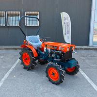 TRATTORE - KUBOTA B 7000 - CON ARCO DI PROTEZIONE