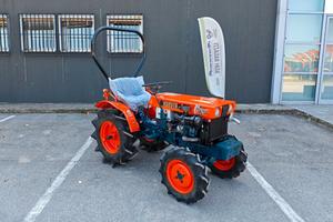 TRATTORE - KUBOTA B 7000 - CON ARCO DI PROTEZIONE