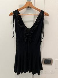 Canotta nera con ruches