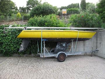 Barca a vela sportivo