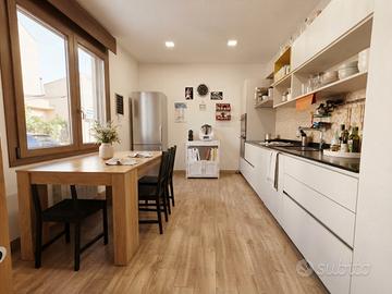 Indipendente bilivelli con terrazza
