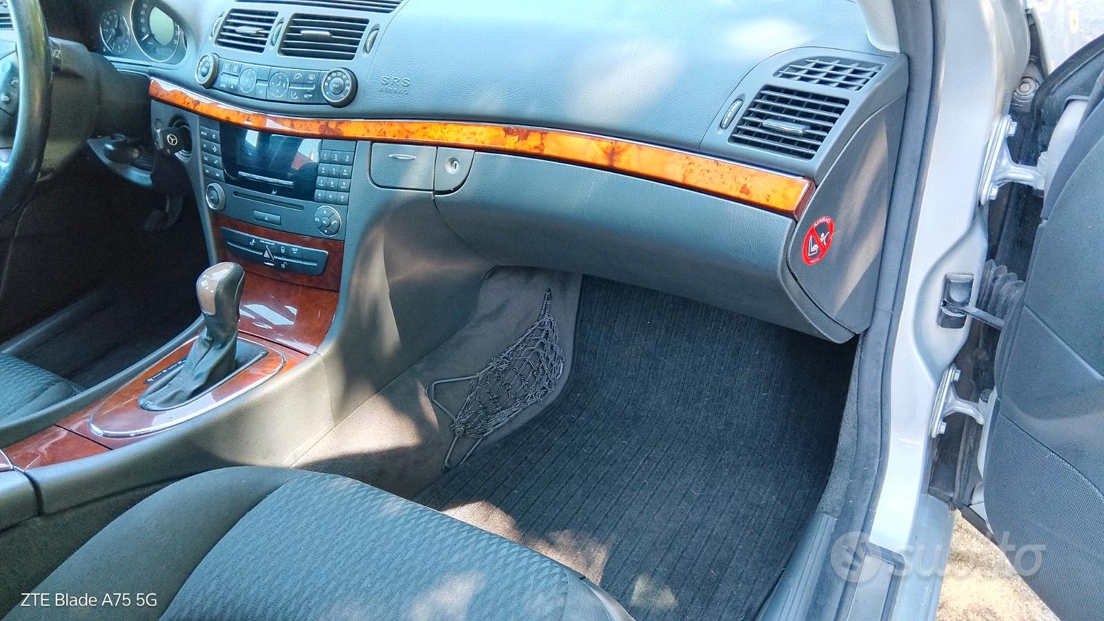 Mercedes-Benz E 2004 photo 5