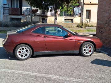 Alfa Romeo 916 GTV coupe'