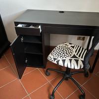 Scrivania con sedia ikea