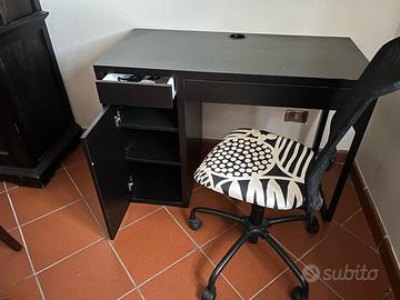 Scrivania con sedia ikea