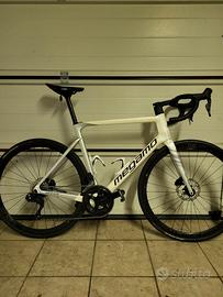 Bici in carbonio Megamo Pulse Shimano elettronico