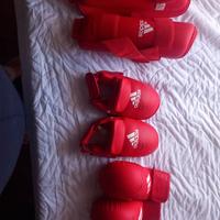 Attrezzatura da Karate come da foto dell'Adidas 