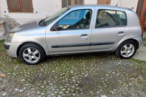 Renault Clio storia 1,2 benzina per neopatentati 