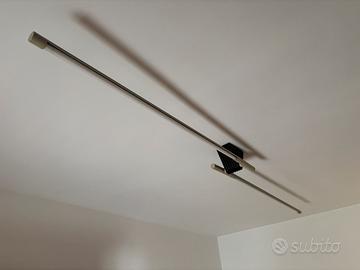 Iconica lampada fluorescente design Sistema Flu