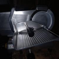 Affettatrice a 220 volt