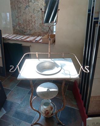 Toilette completa antica
