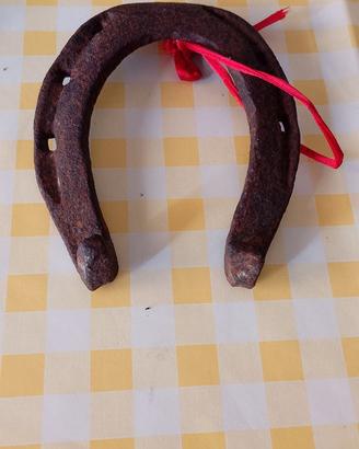 Ferro di cavallo porta fortuna