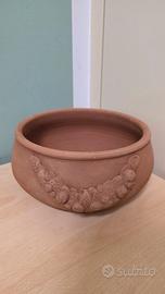 Vaso in terracotta bassorilievo 23 cm diametro