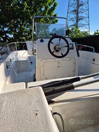 Barca open con motore