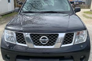 NISSAN Pathfinder - 2005