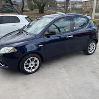 Lancia Ypsilon 1.2 69 CV 5 porte GPL Ecochic Plati