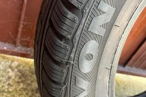 4 Gomme Avon 195/65R15 usate pochissimo