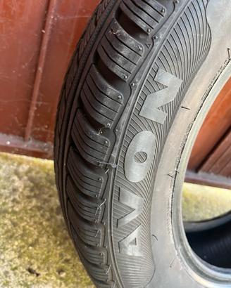 4 Gomme Avon 195/65R15 usate pochissimo