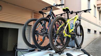 Barre portatutto  Ford C-Max con 3 portabici Thule
