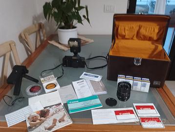 Canon T 70 con flash + obiettivo 35 70mm