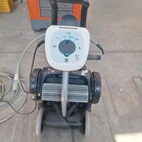 PULITORE PER PISCINA ALPHA iQ RA6700