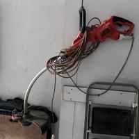 Decespugliatore tagliabordi a filo