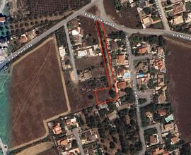 Terreno agricolo con stradello condiviso