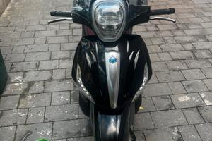 Piaggio Beverly 350 sport touring i.e. ABS
