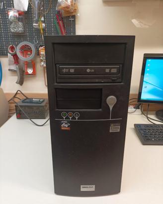 PC Maxdata con Windows XP e giochi anni 90