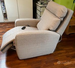 Poltrona movimento relax elettrico e lift