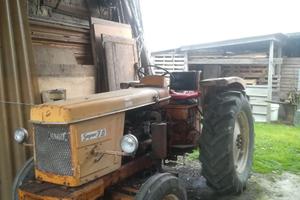 Trattore Renault Super 7D e aratro