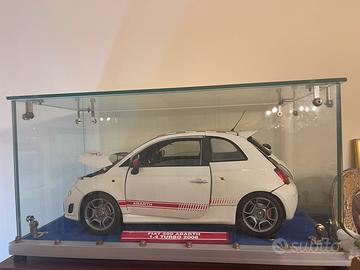 Modello in scala 1:8 500 Abarth Hachette