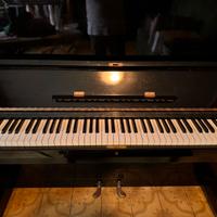 Pianoforte verticale yamaha nero