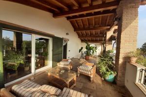 Villa di 280 m² con più di 5 locali e box auto dop