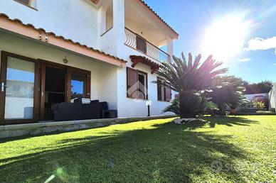 PORZIONE DI BIFAMILIARE A CALASETTA